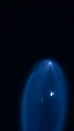Ракета Falcon 9 создает удивительное сумеречное явление в ночном небе