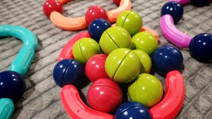 играем в магнитный конструктор с детьми, детские развивающие игры