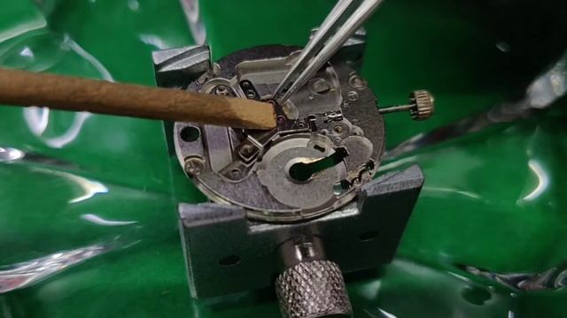 how to repair a Titan watch? servicing Titan cal.7023 movement#titan #watches смотреть онлайн