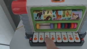 играем в детский музыкальный домик для малышей