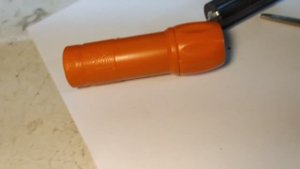 Разобрался светодиодный фонарик. Как собрать