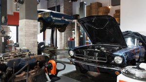 Где лучше обслуживать автомобиль: у дилера или в стороннем СТО