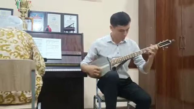 Тоштемиров Мухаммадкодир. Р.Корсаков "Полёт шмеля" смотреть онлайн