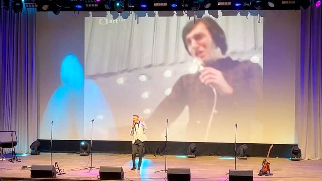 Поёт Олег Прокофьев. Фрагмент концерта в Твери 03.01.2023