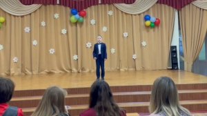 "Снегирь" (А. Барто) читает Матвей Жадецкий (8 лет)