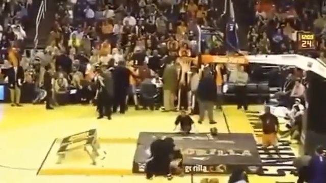 В корзину попал не только мяч смотреть онлайн