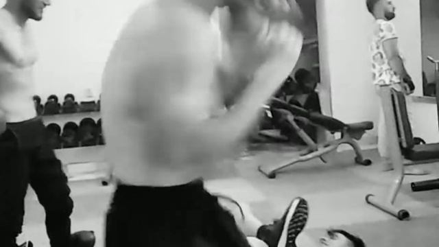 Если я умру завтра, то мои враги умрут сегодня 🦁 смотреть онлайн