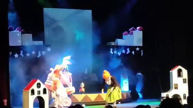 Брестский театр кукол открытие 61 сезона спектакль "Путешествие голубой стрелы" обзор смотреть онлайн