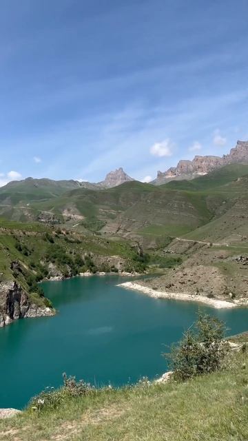 📍Озеро Гижгит, Кабардино-Балкария #travel #путешествия #travelshorts #горы #природа #travel #кавказ смотреть онлайн