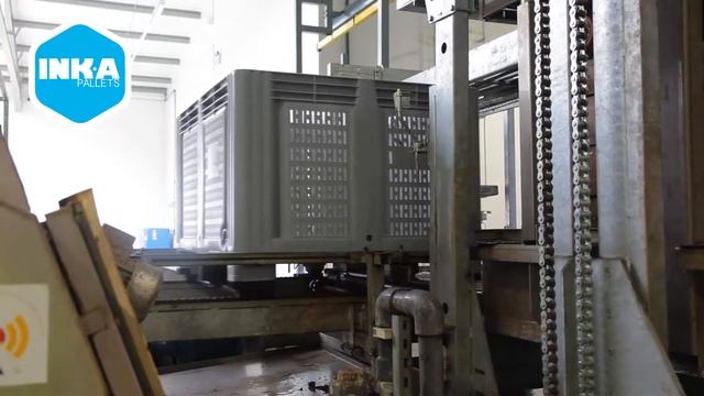 Ventilated Plastic Pallet boxes / Apple bins from Inka Pallets - PB1210-670V