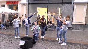 Танцующий оркестр