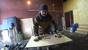 Стол для пчёл. Держатели для электропастуха. Весна в деревне. Жизнь в глубинке.