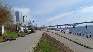 Набережная Волга Саратов апрель
