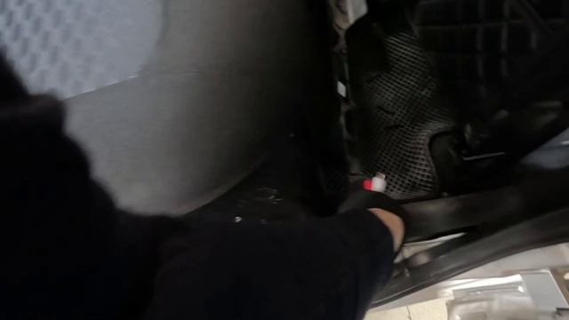 замена штатных передних динамиков и установка активного сабвуфера в лада гранта смотреть онлайн