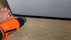 микроплинтус с термоклеем