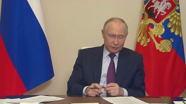 Совещание с членами Правительства и открытие объектов лесопромышленного комплекса