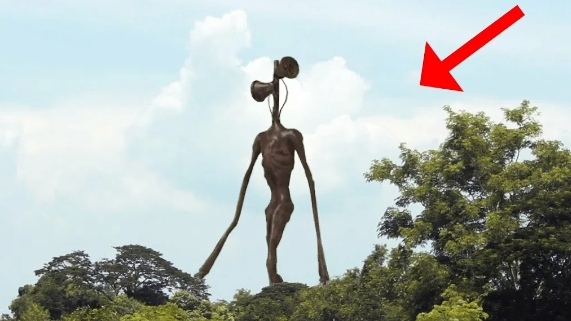 За нами охотится Сереноголовый 😱 смотреть онлайн