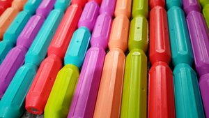 играем в детский магнитный конструктор для детей
