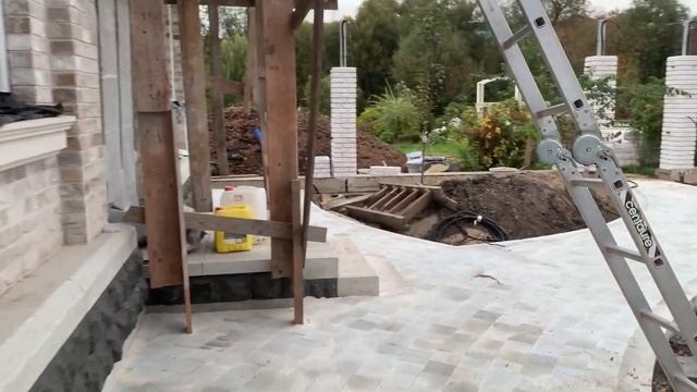 Сигаретный дым из брусчатки - исключительный замысел  мощения . Мостовая ру .