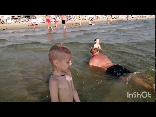 С внуками на море!