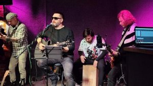 в баре Хитрый Лис