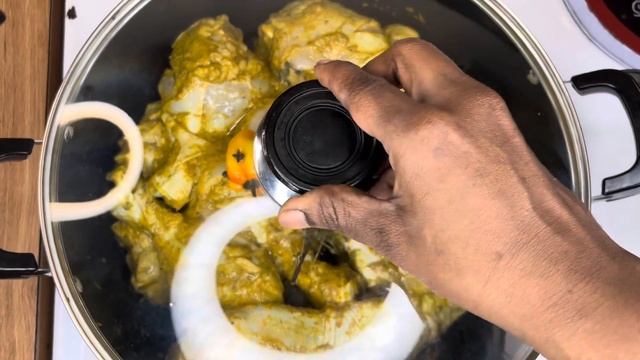 SPICE UP YOUR COOKING GAME WITH THE IRRESISTIBLE FLAVORS OF HAITIAN FRIED CHICKEN | FRIED CHICKEN 🇭