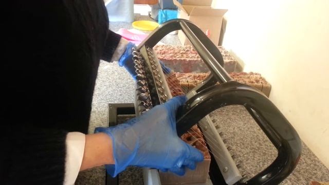 Cutting Silver Sixpence Pudding soap | FuturePrimitive Soap Co. смотреть онлайн