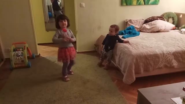 Человек пошел! 1 год и 6 мес смотреть онлайн