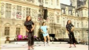 Alizée - J'ai Pas Vingt Ans ( live )