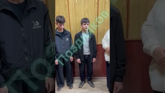 Мрази извиняются в отделе за избиение девочки. Неискренне, мерзко.