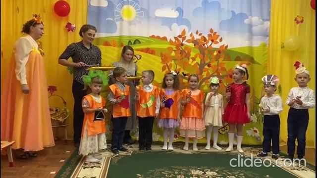 Старшая группа "Гномики" оркестр с мамами (автор песенки Анна Галямова) смотреть онлайн