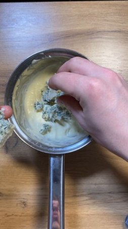 Стейк с соусом блю чиз