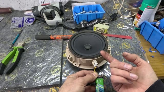 как понять где плюс, а где минус на штатном динамике иномарки при замене динамиков смотреть онлайн