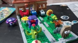 Лего "Растения против зомби"