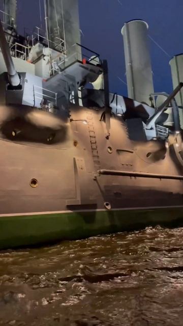 Крейсер Аврора разводные мосты Санет  Петербург