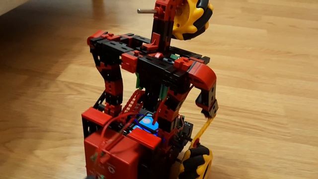 Fischertechnik робот и рок-н-ролл