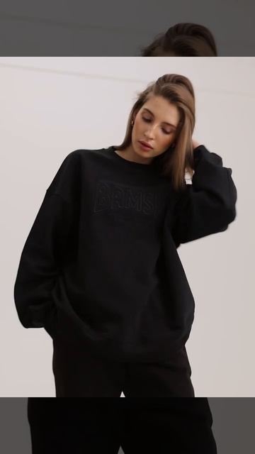 Свитшот женский "CASUAL" черный Barmariska смотреть онлайн