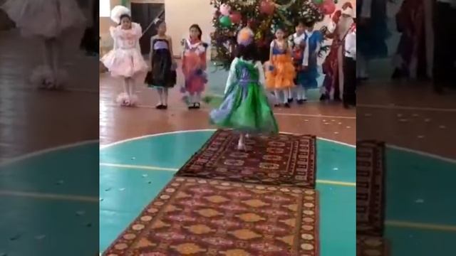 Новогоднее шоу 5-класс смотреть онлайн