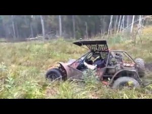 Вытаскиваем багги Лайт из болота.