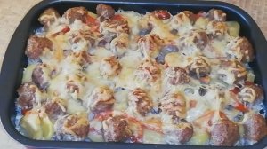 Картофельная запеканка с фрикадельками: одно блюдо, которое покорит всех!