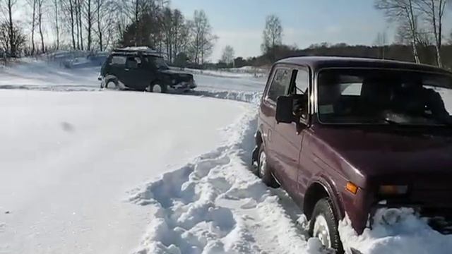 УАЗ против Нивы по снегу смотреть онлайн