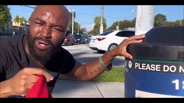 Yo Plase Drapo Haiti Sou Yon Poubel Fatra смотреть онлайн