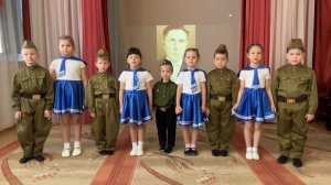 А река течёт