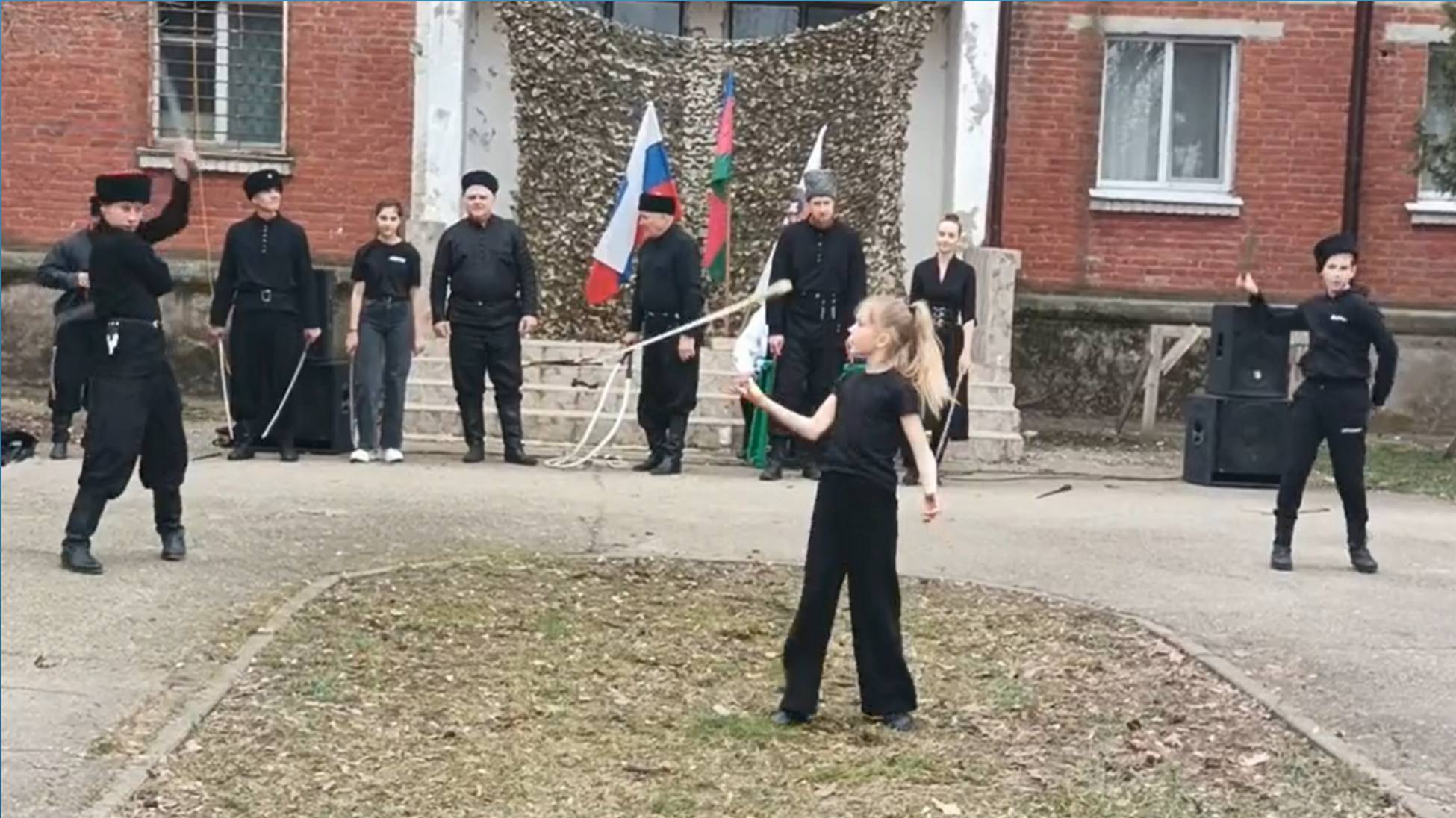 Отважная Казачка и ее фланкировка.