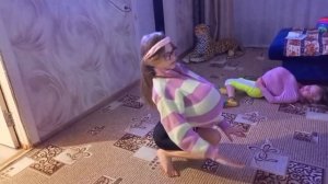 АНЯ И ЛИЗА ПРЕВРАТИЛИСЬ В ТОЛСТУШЕК! КАТЯ ПРИДУМЫВАЕТ КАК СПАСТИ СЕСТРЁНОК!