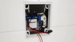 Монтаж бесконтактного смыва писсуара