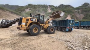 РАБОТАЕТ ПОГРУЗЧИК! Загрузка САМОСВАЛА!