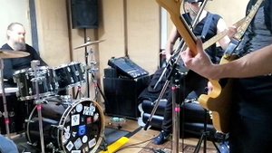 ДИНОЗАВРЫ - "АК-47"