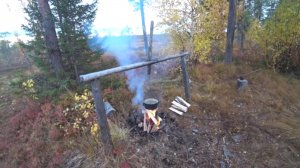 Рыбалка на таёжном озере. Жадная щука. Первая уха на костре.