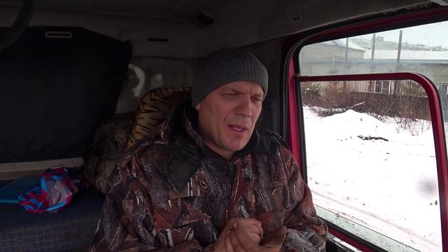 HOWO 8x4 свекла серия -18 врезался в сугроб и разбил фару смотреть онлайн